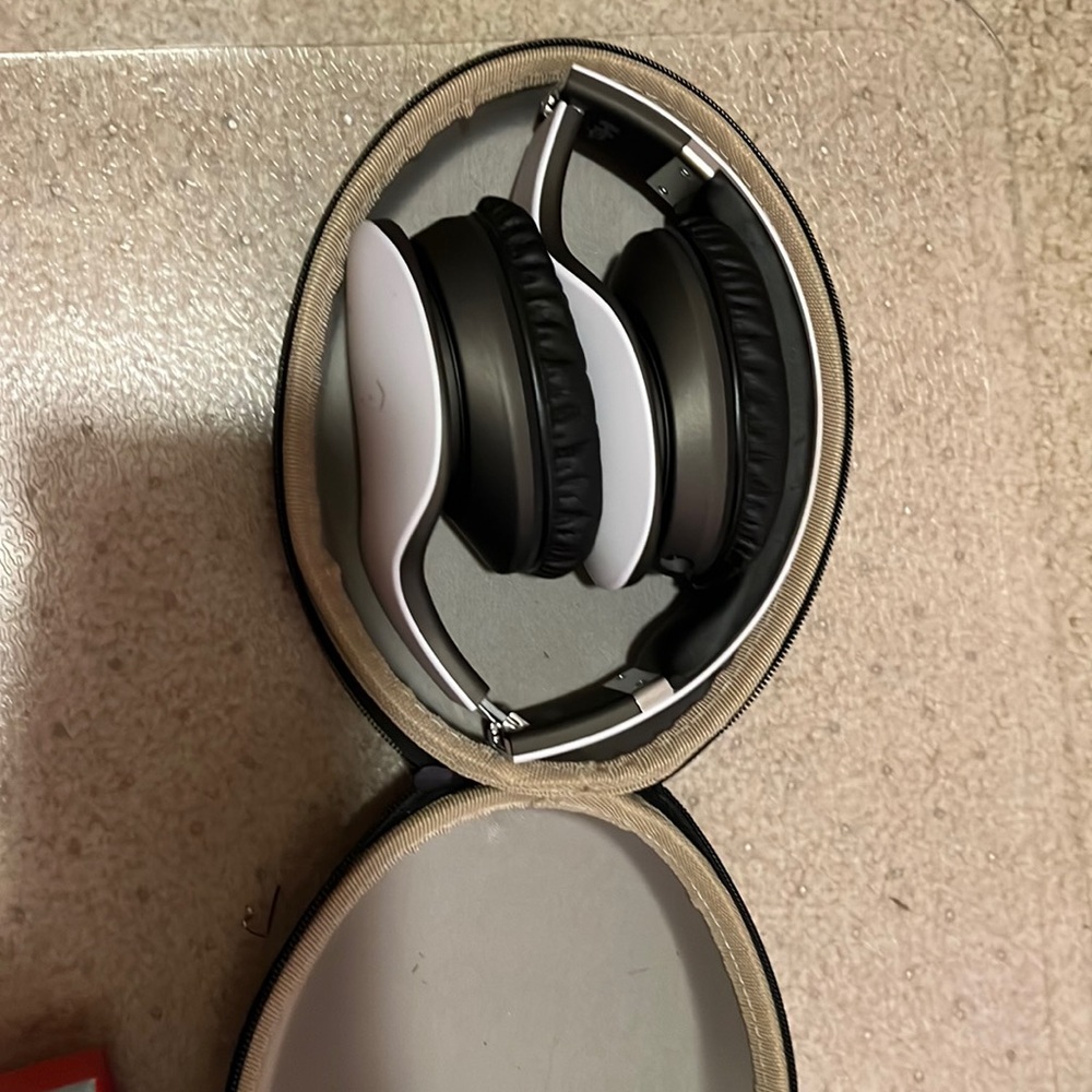 BLUETOOTH IHIP HEADPHONES